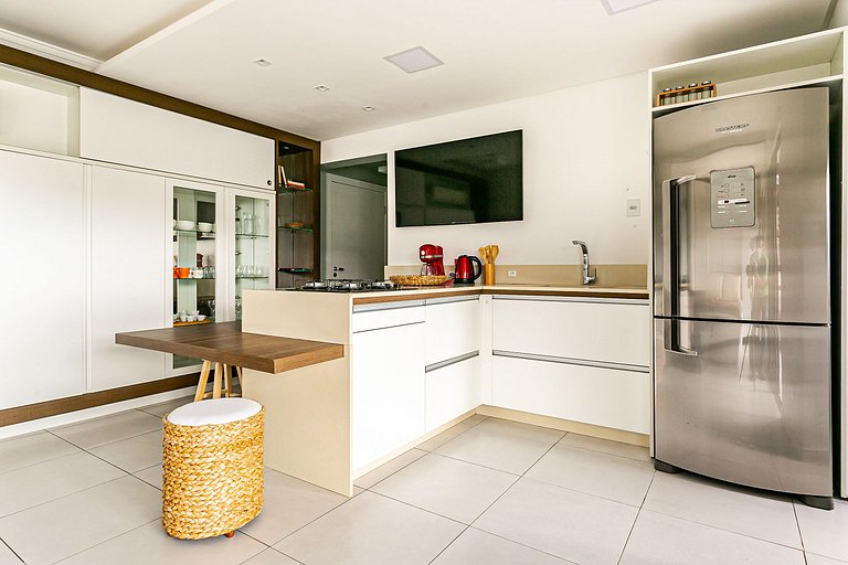 Me2 | APT 1Q | Modern and cozy close to the BEACH in a COMPL