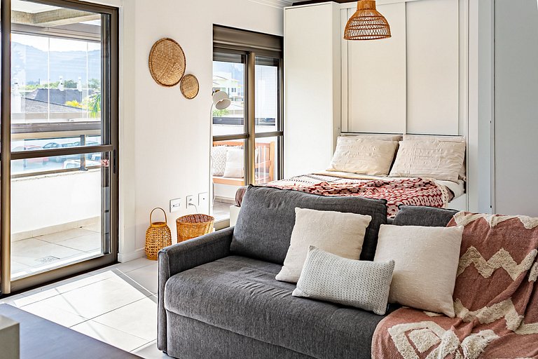 Me2 | APT 1Q | Modern and cozy close to the BEACH in a COMPL