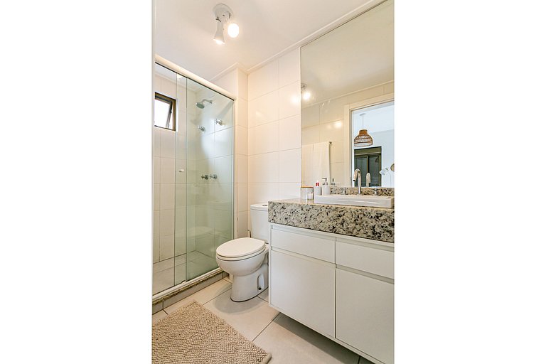 Me2 | APT 1Q | Modern and cozy close to the BEACH in a COMPL