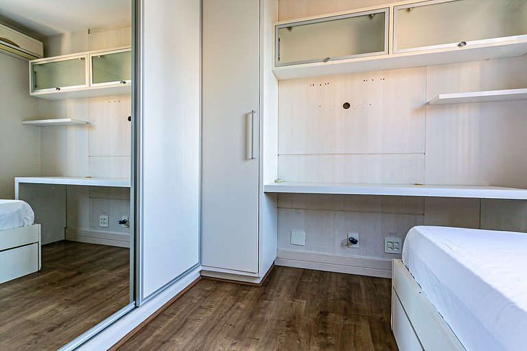 Dining | Partial Sea View | Walkable #CA28