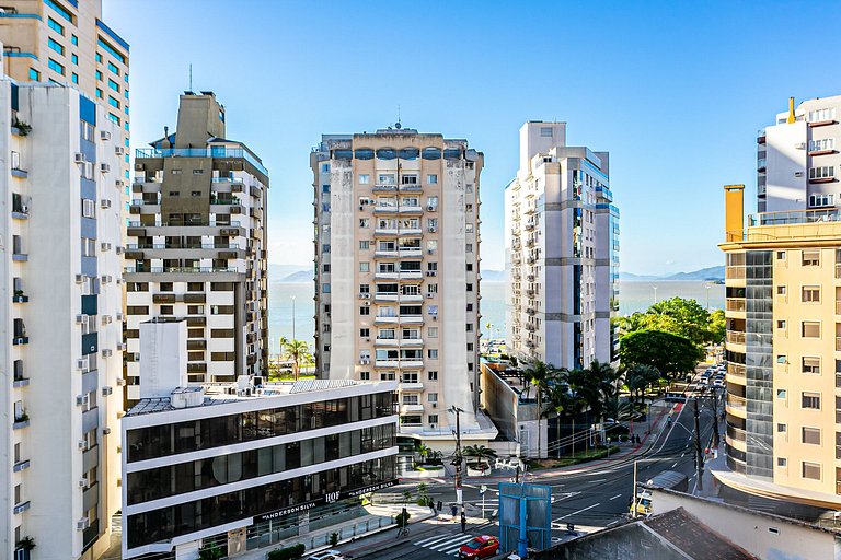 Dining | Partial Sea View | Walkable #CA28