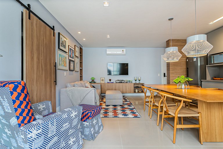 Partial SEA view in great location #CA24