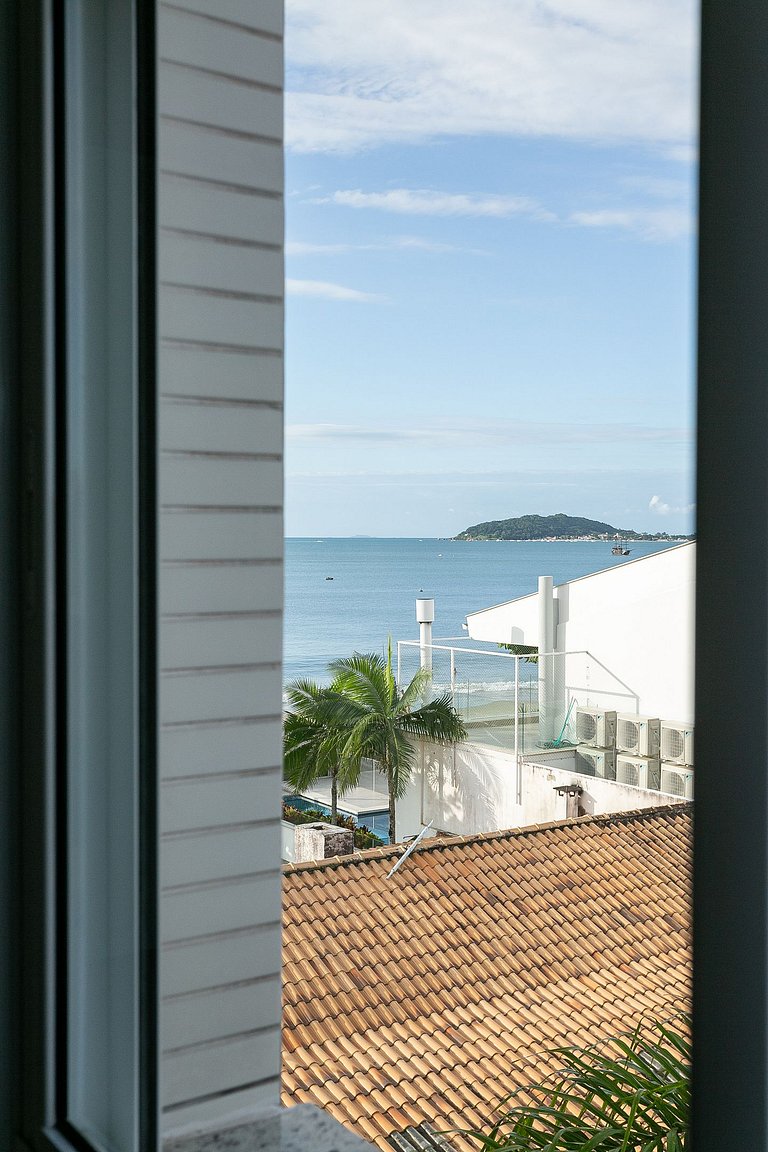 SEA FRONT | Balcony with Barbecue grill #CHA06