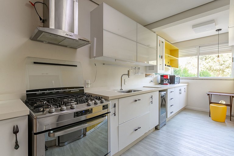 Apartment 500m from P12 in Jurerê #JA25D