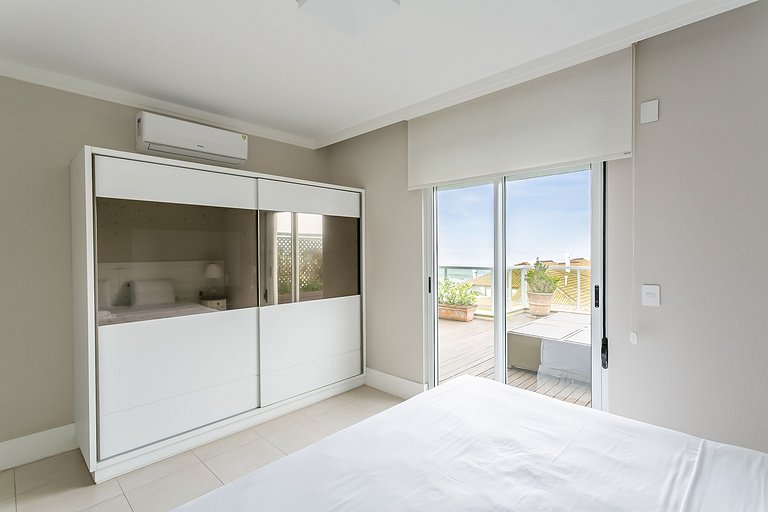 SEA Front Penthouse | WI-FI 600mb | Pool #CSA03