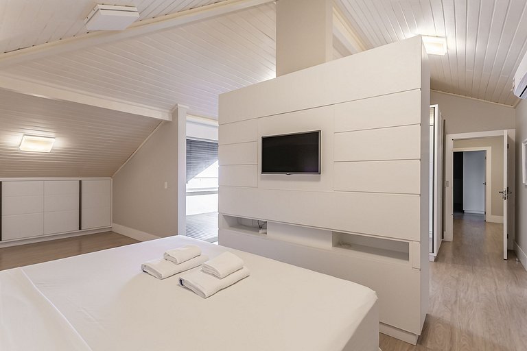 SEA Front Penthouse | WI-FI 600mb | Pool #CSA03