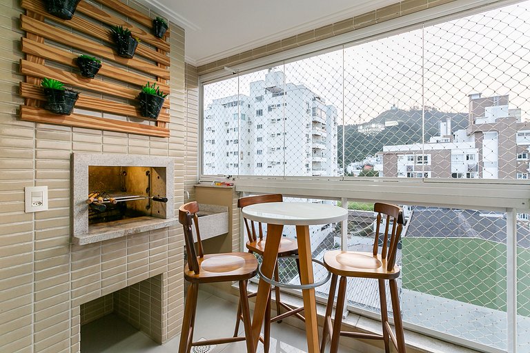 50" Smart TV | 500 meters from UFSC #TRINA03D