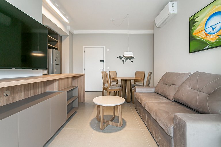 WIFI 1000MB | Swimming Pool | 50” Smart TV #CHA08D