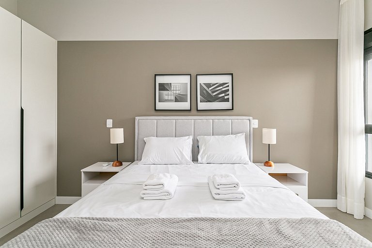 WIFI 1000MB | Swimming Pool | 50” Smart TV #CHA08D