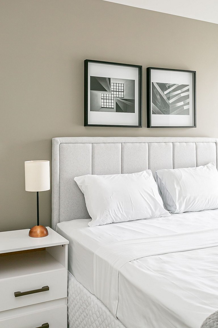 WIFI 1000MB | Swimming Pool | 50” Smart TV #CHA08D