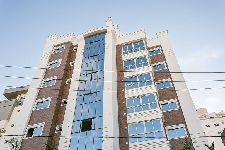 43" Smart TV | Split AC | 500mb Wi-Fi #TRINA04