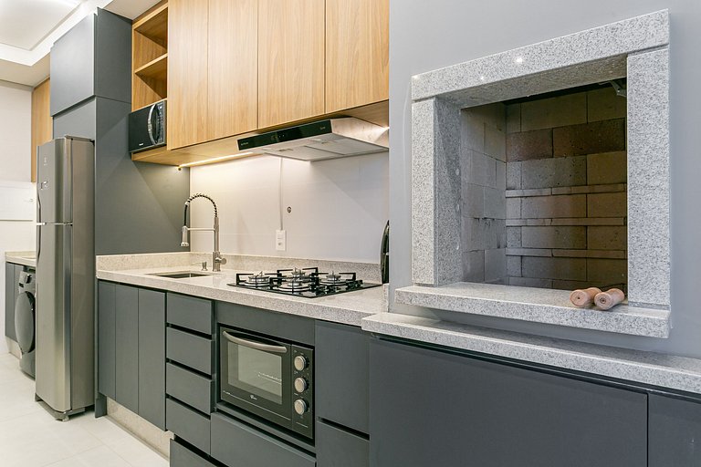 43" Smart TV | Split AC | 500mb Wi-Fi #TRINA04