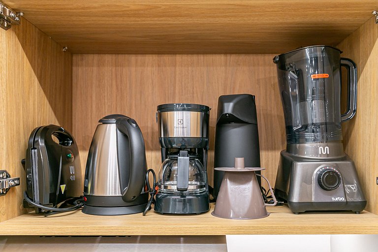 43" Smart TV | Split AC | 500mb Wi-Fi #TRINA04