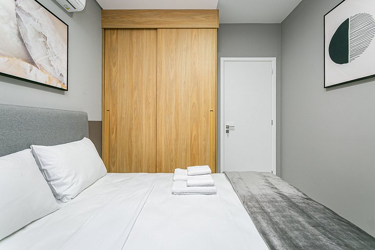 43" Smart TV | Split AC | 500mb Wi-Fi #TRINA04