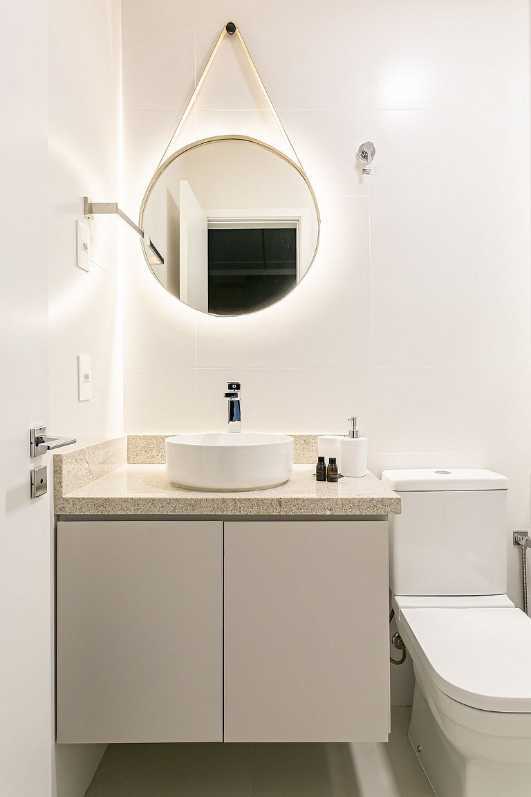 43" Smart TV | Split AC | 500mb Wi-Fi #TRINA04