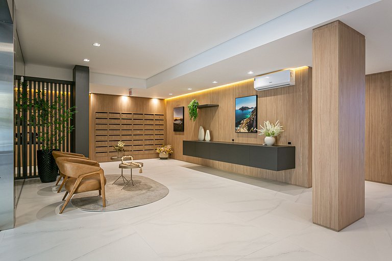 43" Smart TV | AC Split | 500mb WI-FI #HoutBay