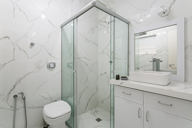 Bridge View | 250m from the Public Market #CA81