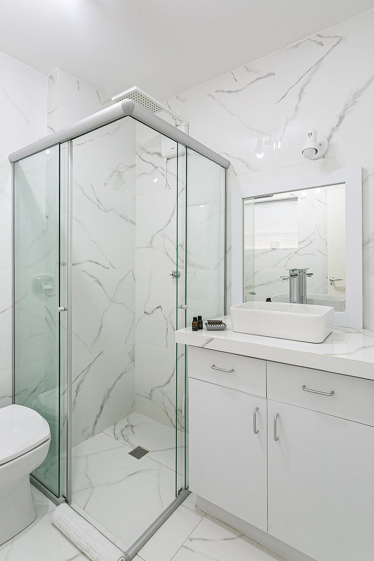 Bridge View | 250m from the Public Market #CA81