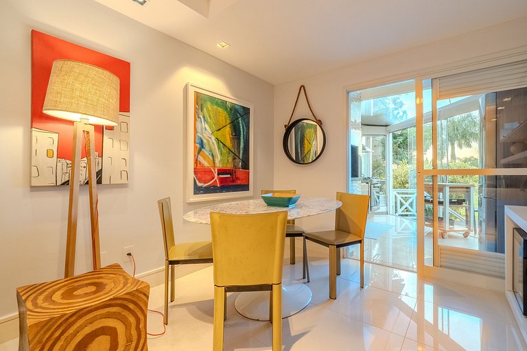 Condominium House | Pier at Lagoon #LA15