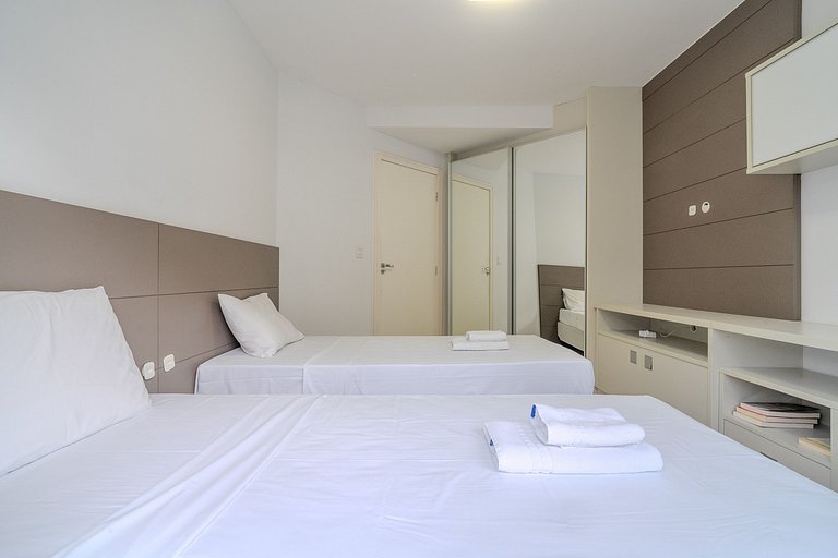 Condominium House | Pier at Lagoon #LA15