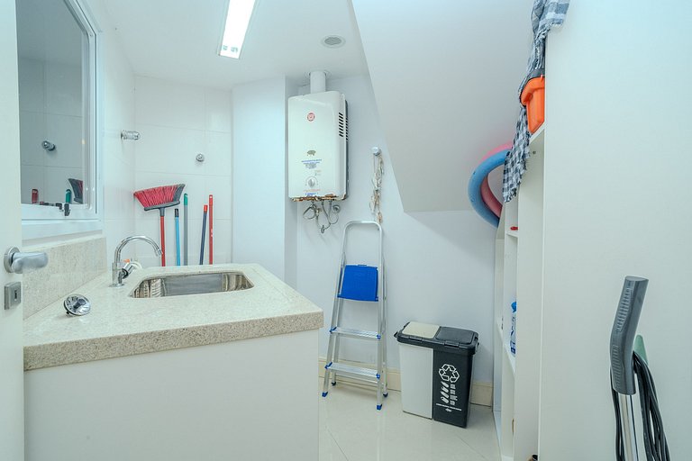 Condominium House | Pier at Lagoon #LA15