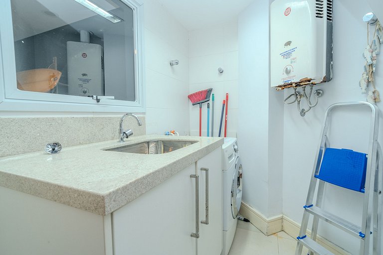 Condominium House | Pier at Lagoon #LA15