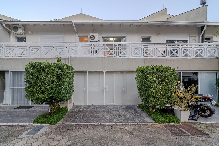 Condominium House | Pier at Lagoon #LA15