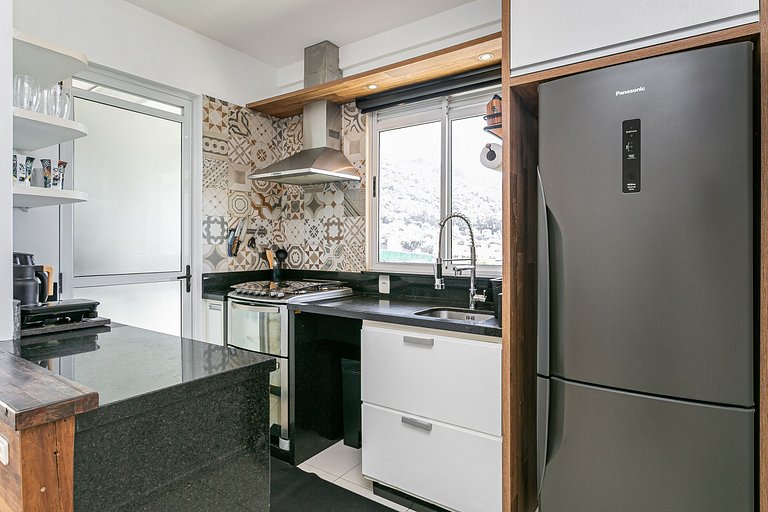 Cobertura com Vista Parcial do Mar #TRINA01