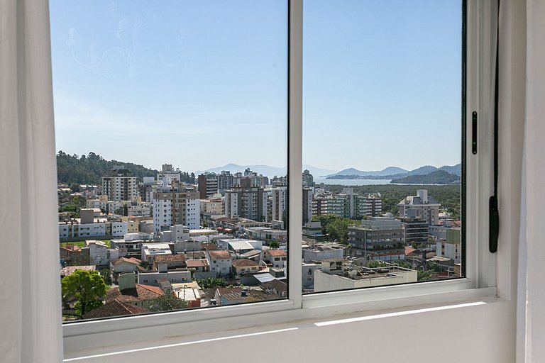 Cobertura com Vista Parcial do Mar #TRINA01