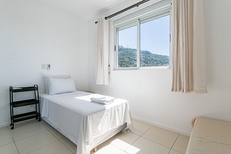 Cobertura com Vista Parcial do Mar #TRINA01