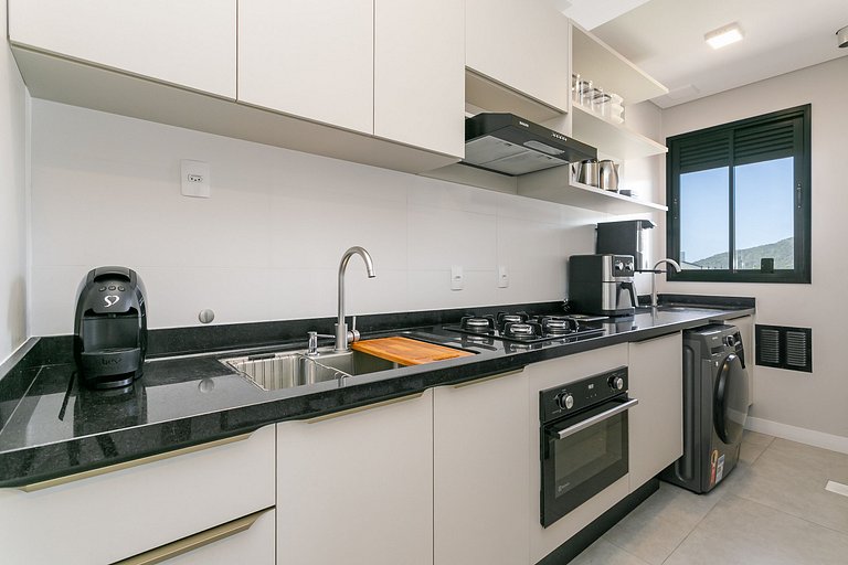 Wi-Fi 500 MB | Swimming Pool | 50" Smart TV #CHA14