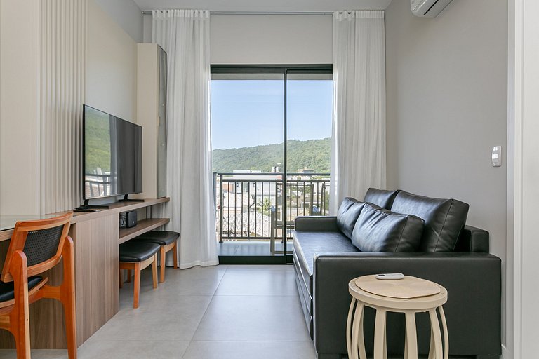 Wi-Fi 500 MB | Swimming Pool | 50" Smart TV #CHA14