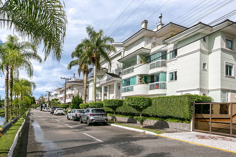 Piscina em Jurerê | WI-FI 500MB#JA43