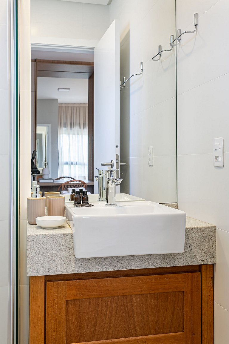 Modern Apartment | Rooftop with Pool #CHA16