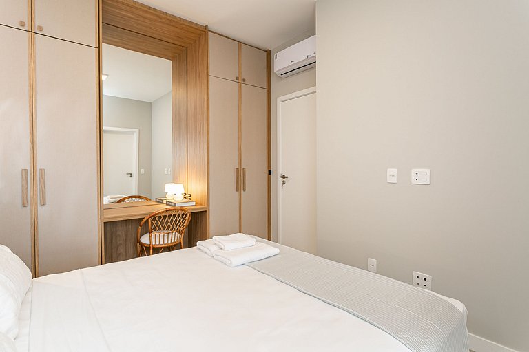 Modern Apartment | Rooftop with Pool #CHA16