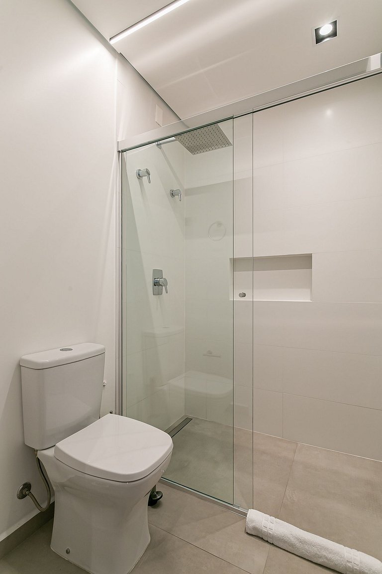 Next to the mall with rooftop pool | #SG05