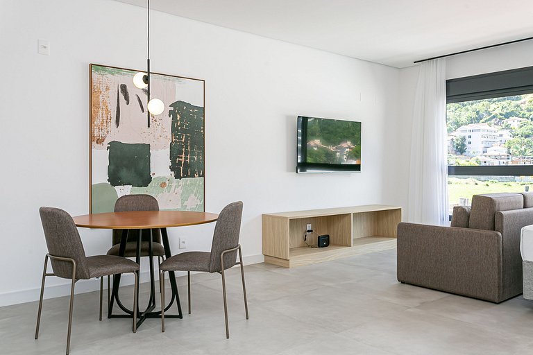 Next to the mall with rooftop pool | #SG05