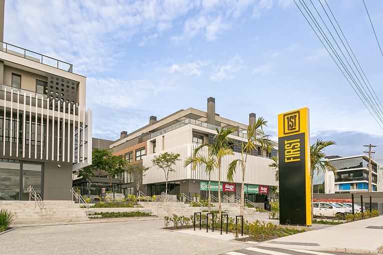 Next to the mall with rooftop pool | #SG05