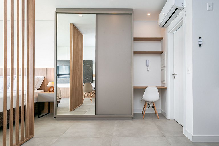 Modern studio near the Technology Hub #SG08