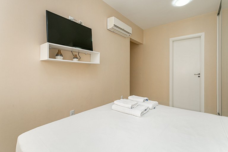 Pool | Comfort | Close to the Sea #CANA18D