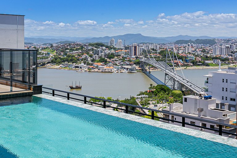 Pool with Sea View | 200MB WIFI | Foodhall #TT405