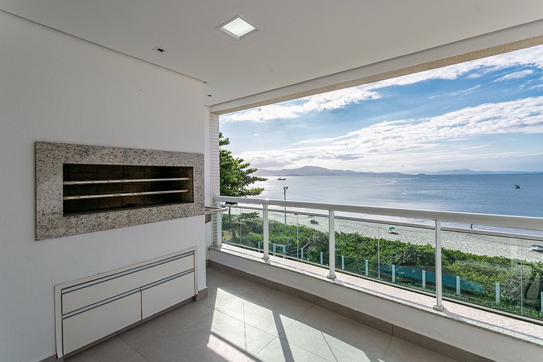 Balcony with BBQ Grill and Sea View #CHA06