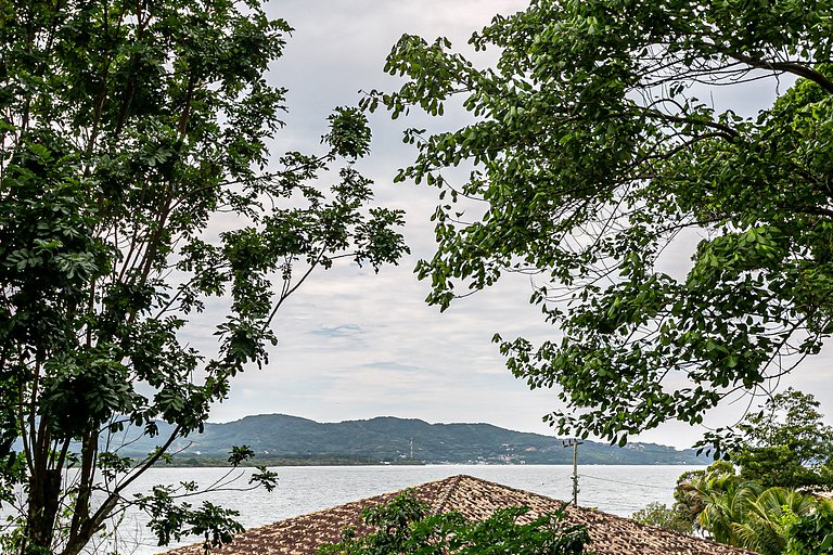 Casa na natureza a beira da Costa da Lagoa da Conceição
