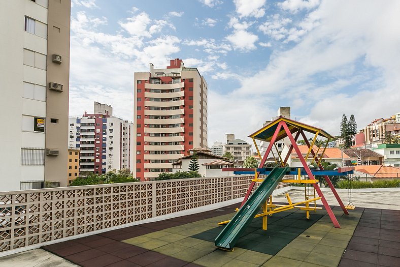 Moderno, espaçoso localizado na quadra do Shopping Beira-mar